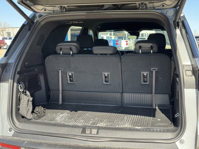 2025 Chevrolet Traverse LT - Photo 25
