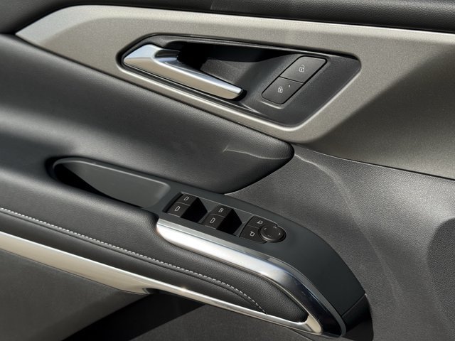 2027 Chevrolet Traverse LT - Photo 19