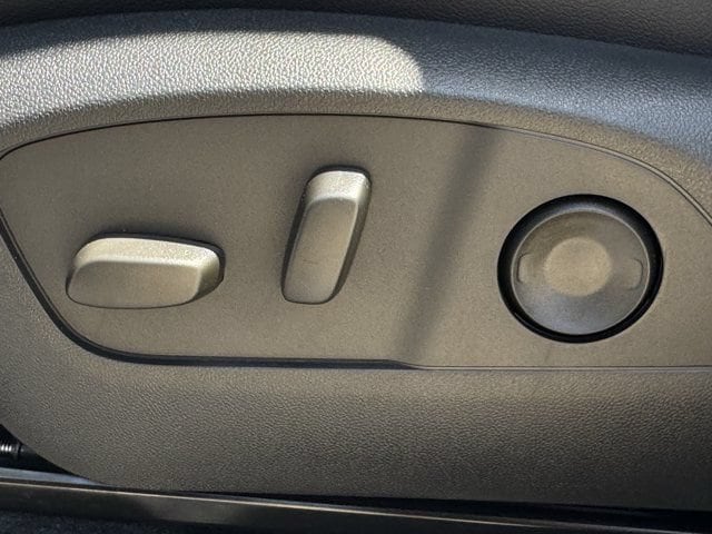 2027 Chevrolet Traverse Z71 - Photo 21