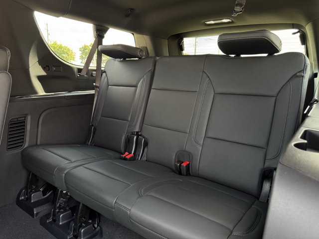 2026 Chevrolet Suburban LT - Photo 24