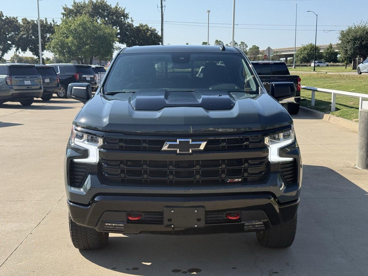 2025 Chevrolet Silverado 1500 LT Trail Boss photo 2