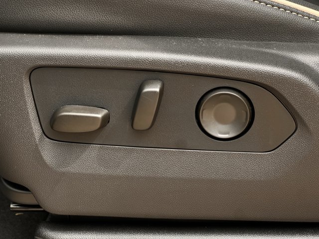 2026 Chevrolet Suburban Premier - Photo 23