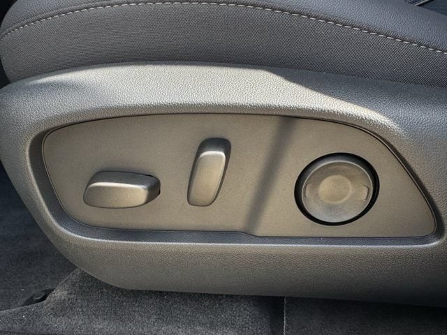 2027 Chevrolet Equinox LT - Photo 23