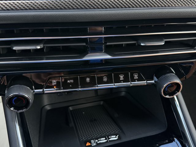 2027 Chevrolet Traverse Z71 - Photo 18