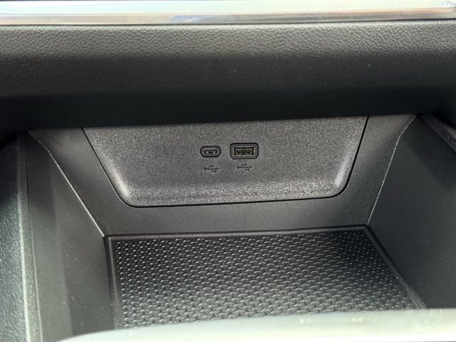 2027 Chevrolet Equinox LT - Photo 16