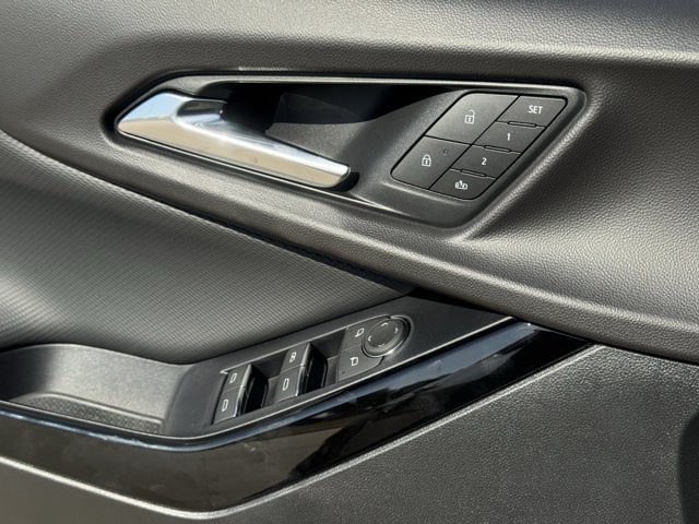2027 Chevrolet Equinox RS - Photo 20