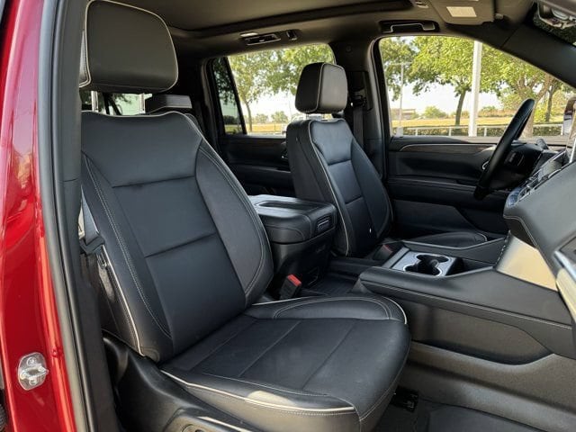 2024 Chevrolet Suburban Premier - Photo 32