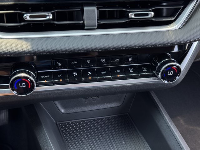2027 Chevrolet Equinox LT - Photo 14