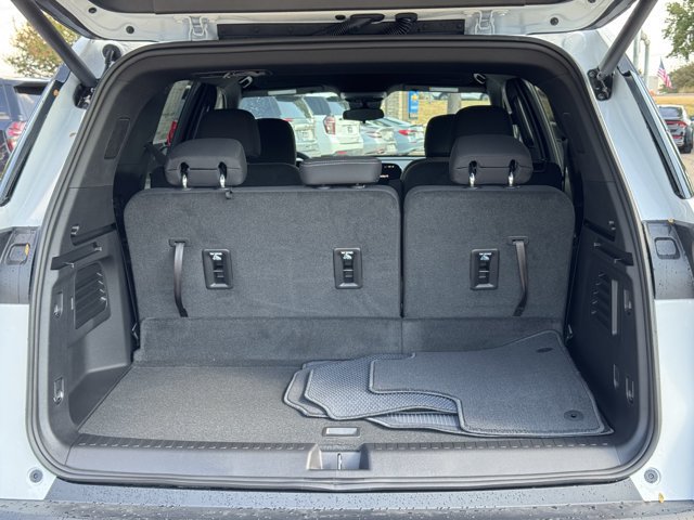 2027 Chevrolet Traverse LT - Photo 25