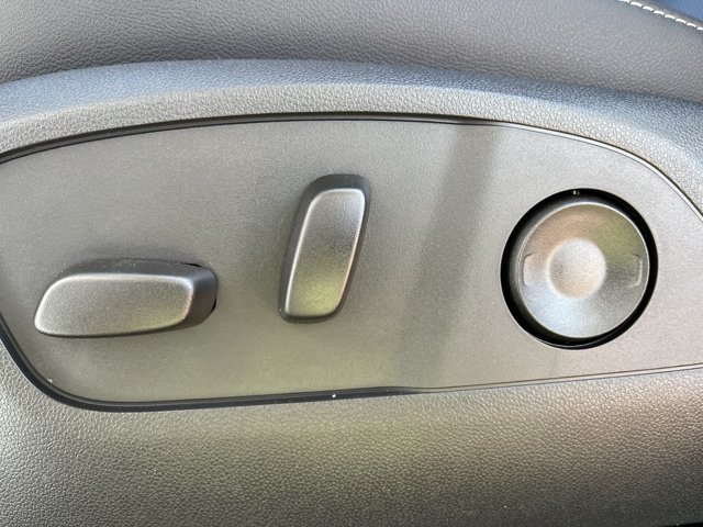 2027 Chevrolet Traverse LT - Photo 24