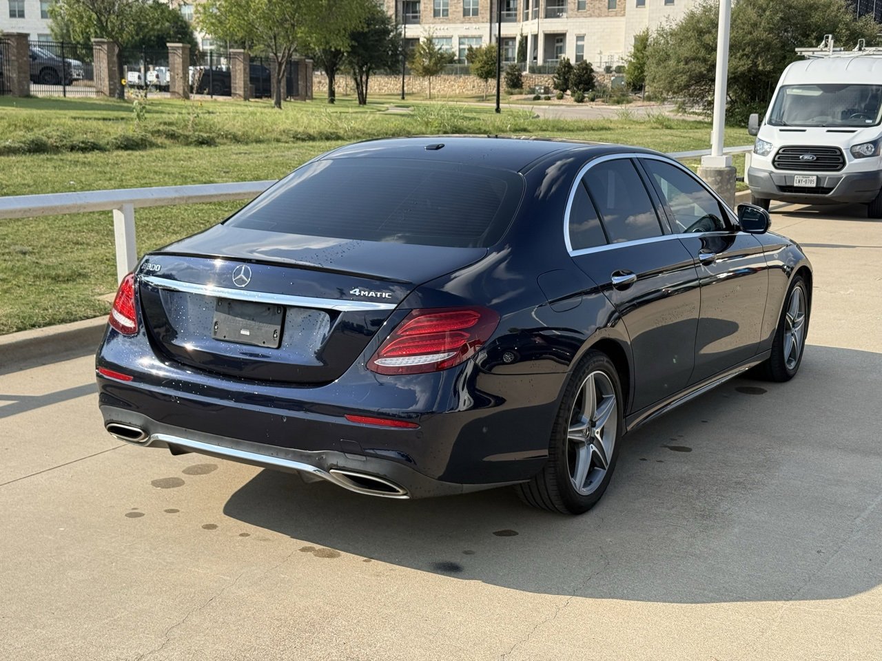 2017 Mercedes Benz E photo 2