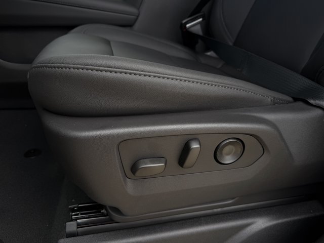 2027 Chevrolet Suburban Z71 - Photo 25