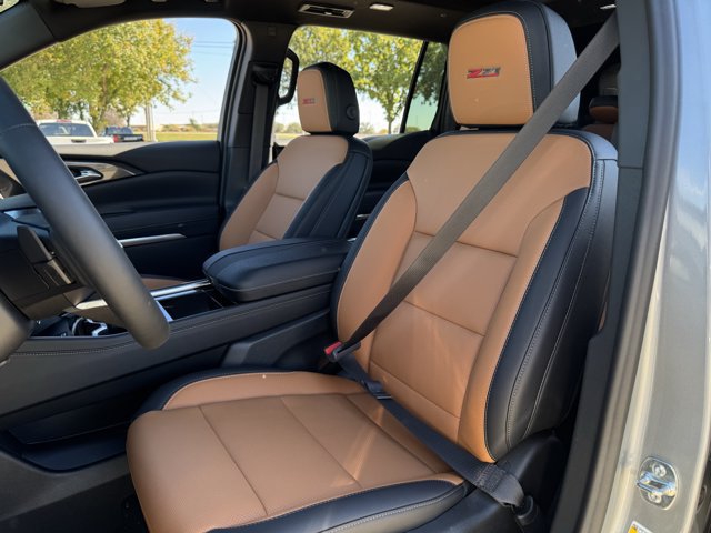 2027 Chevrolet Traverse Z71 - Photo 19
