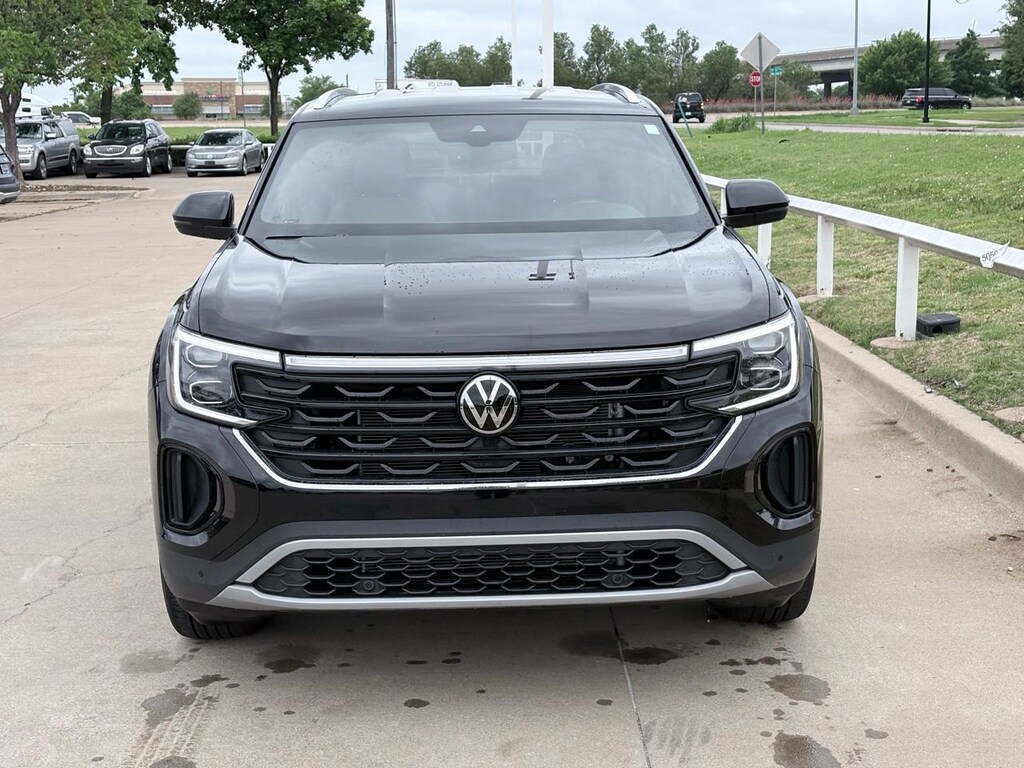 Used 2025 Volkswagen Atlas Cross Sport 2.0T SE w/Technology SUV