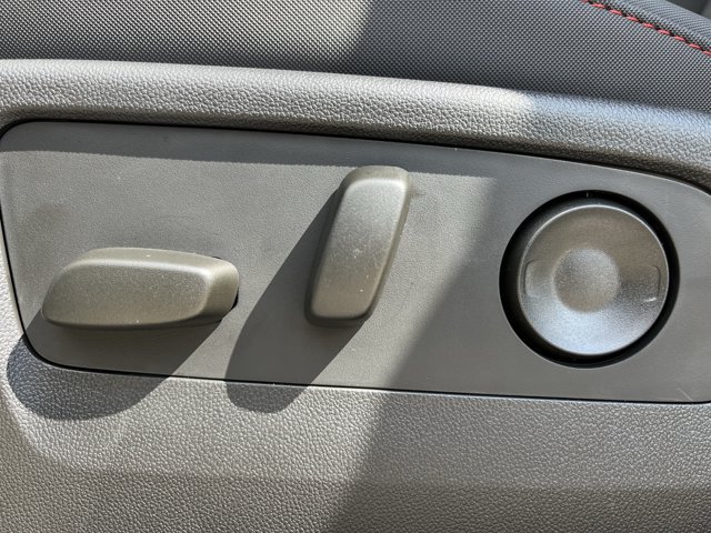 2026 Chevrolet Colorado Z71 - Photo 22