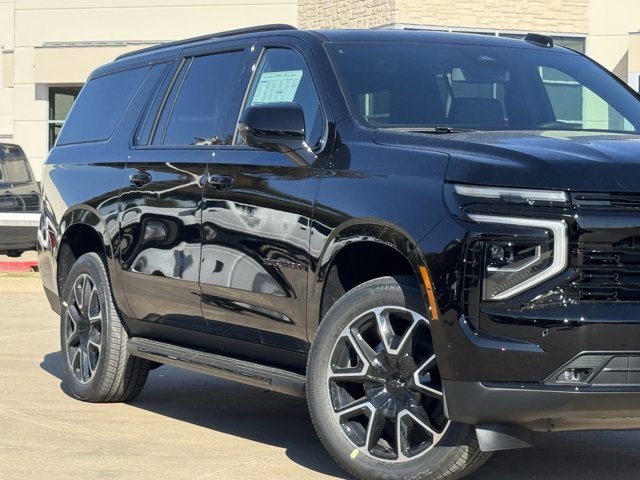 2026 Chevrolet Suburban RST photo 2