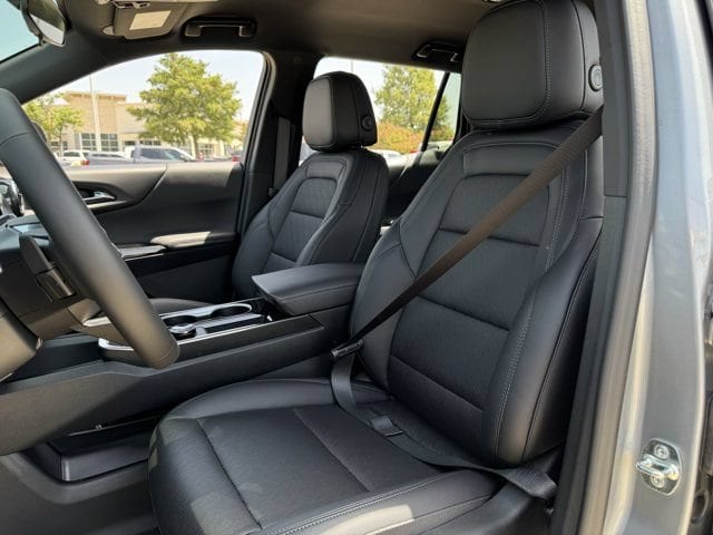 2027 Chevrolet Equinox LT - Photo 22