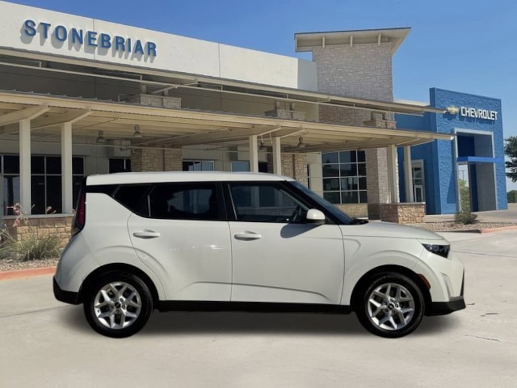 Used 2024 Kia Soul LX Hatchback