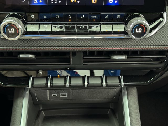 2026 Chevrolet Colorado Z71 - Photo 15
