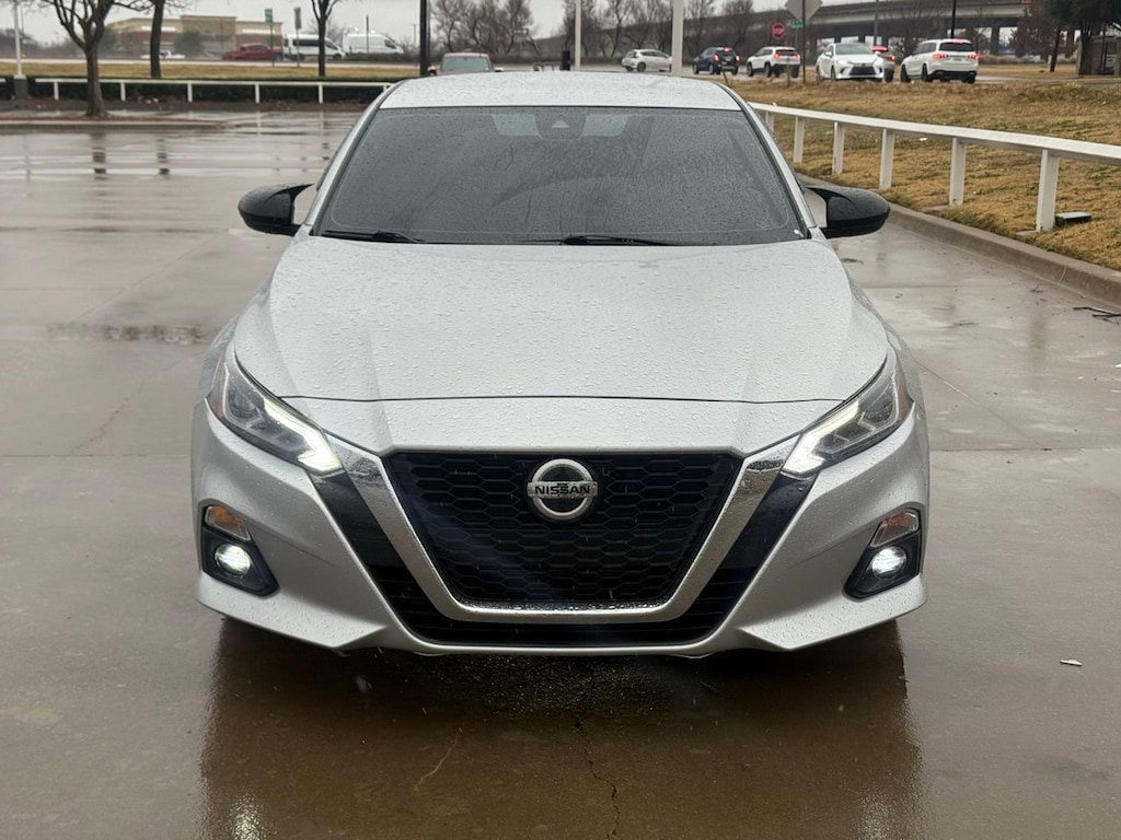 Used 2022 Nissan Altima SV FWD Sedan