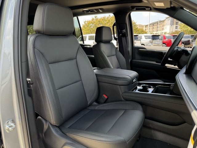 2026 Chevrolet Suburban LT - Photo 24