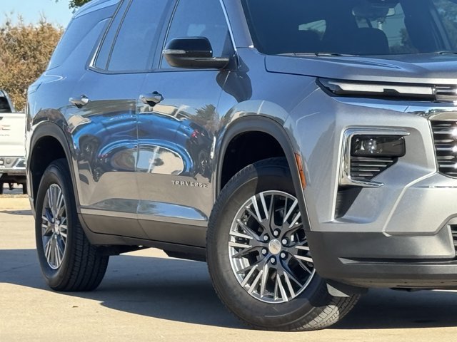 Used 2025 Chevrolet Traverse LT SUV
