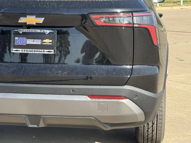 2027 Chevrolet Equinox LT - Photo 7