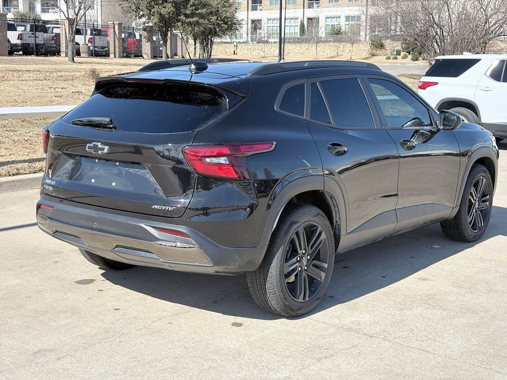 Used 2025 Chevrolet Trax Activ SUV