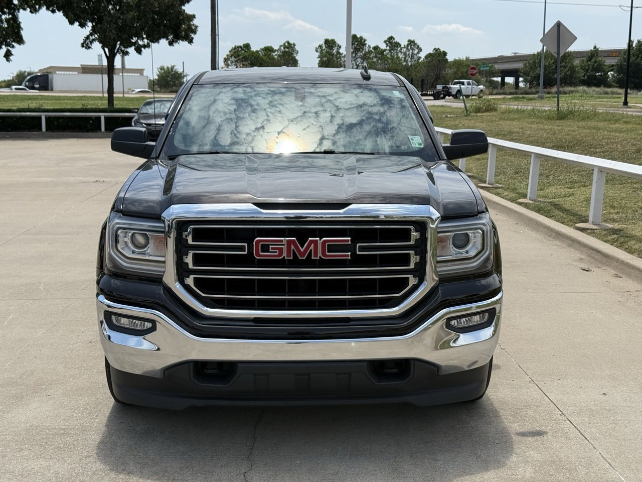 2018 Gmc Sierra 1500 SLE photo 2