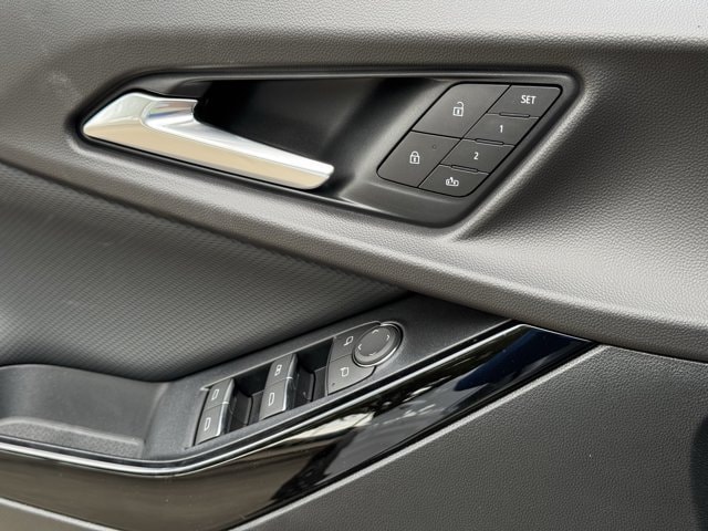 2027 Chevrolet Equinox RS - Photo 21
