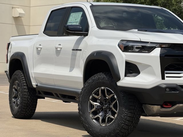 2026 Chevrolet Colorado ZR2 photo 3