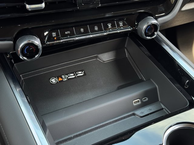 2026 Chevrolet Suburban LT - Photo 15
