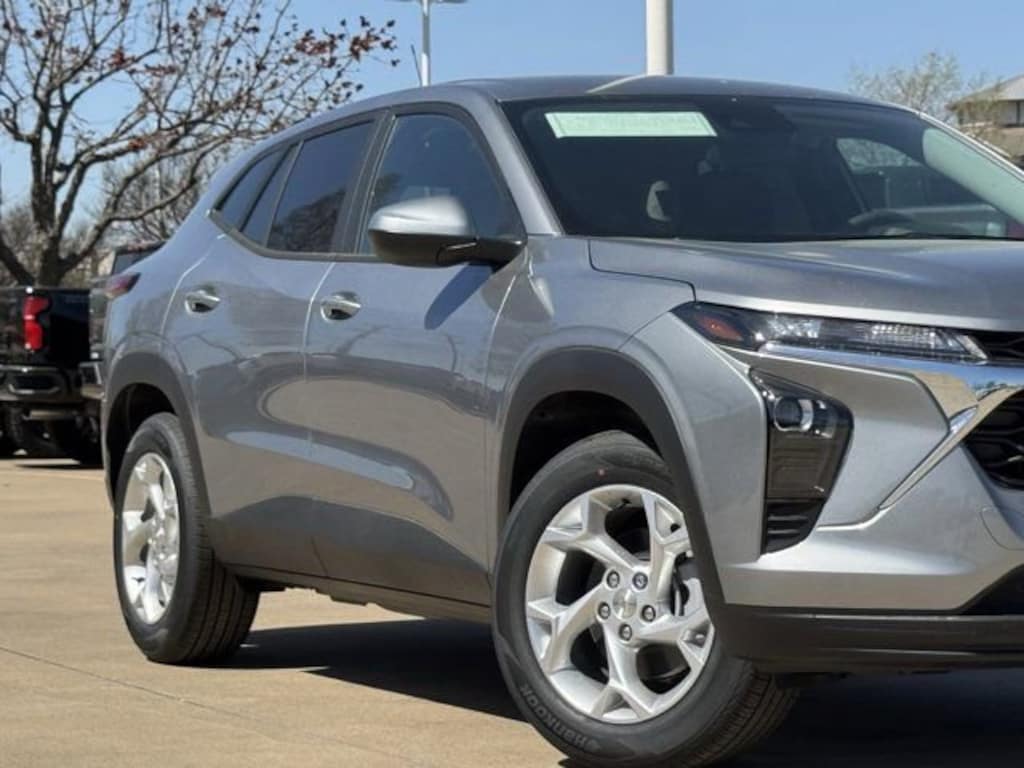 New 2026 Chevrolet Trax LS SUV