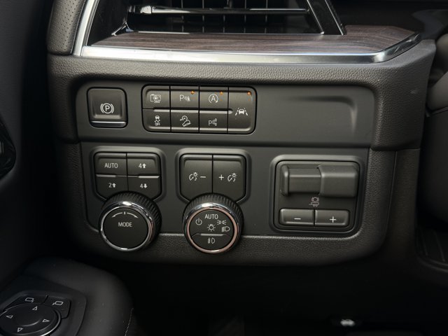 2026 Chevrolet Suburban Premier - Photo 21