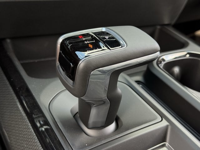 2026 Chevrolet Silverado 1500 ZR2 - Photo 17
