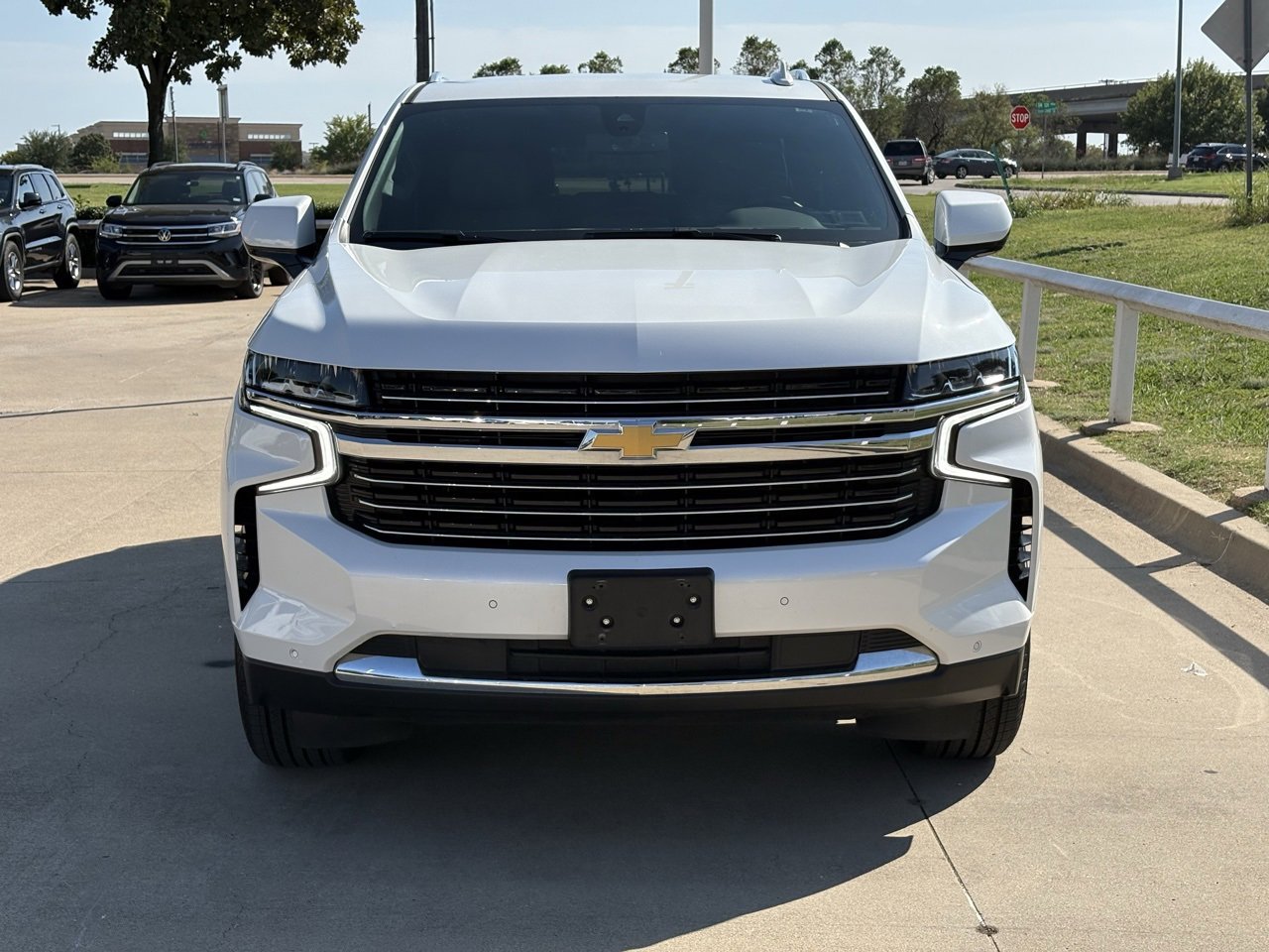 2022 Chevrolet Tahoe LT photo 2