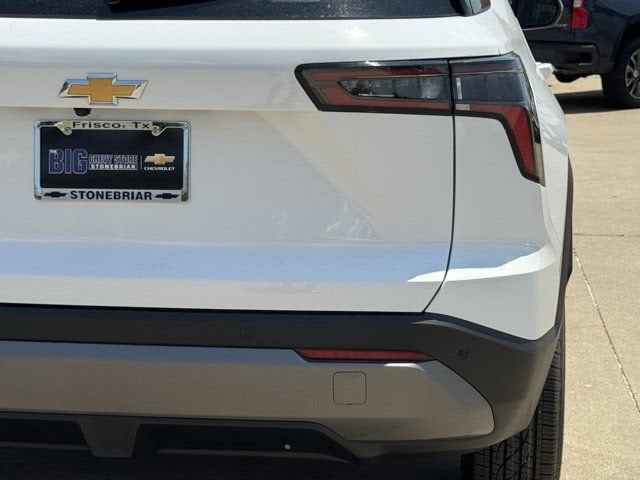 2027 Chevrolet Equinox LT - Photo 7