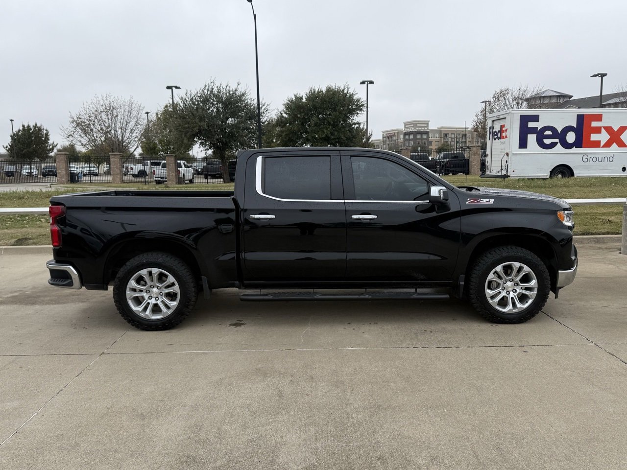 2023 Chevrolet Silverado 1500 LTZ photo 3
