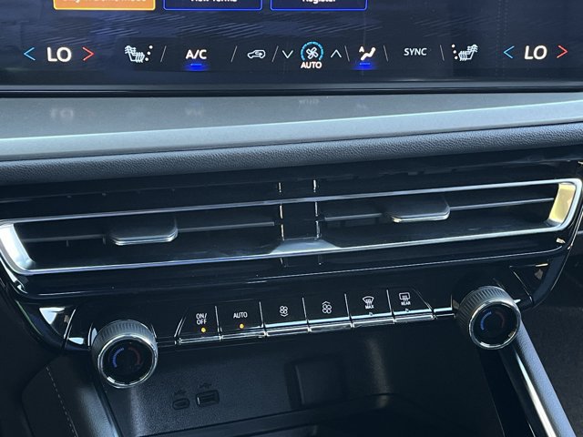 2027 Chevrolet Traverse LT - Photo 18
