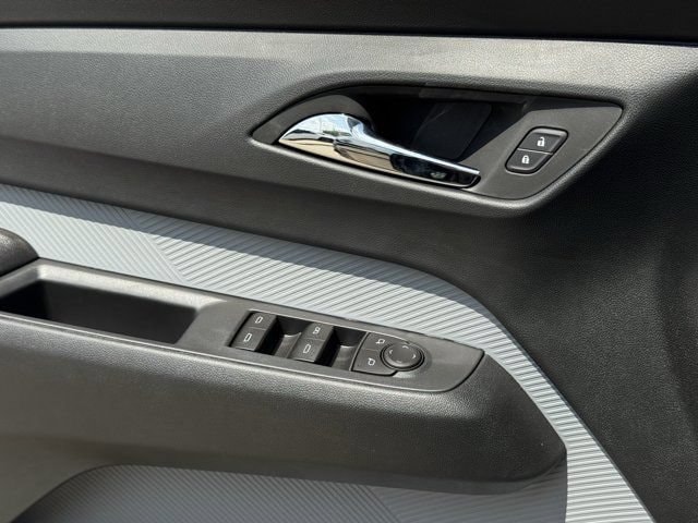 2027 Chevrolet Bolt RS - Photo 18