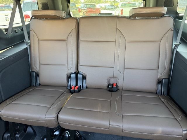 2026 Chevrolet Suburban High Country - Photo 25