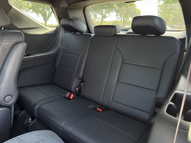 2027 Chevrolet Traverse LT - Photo 23