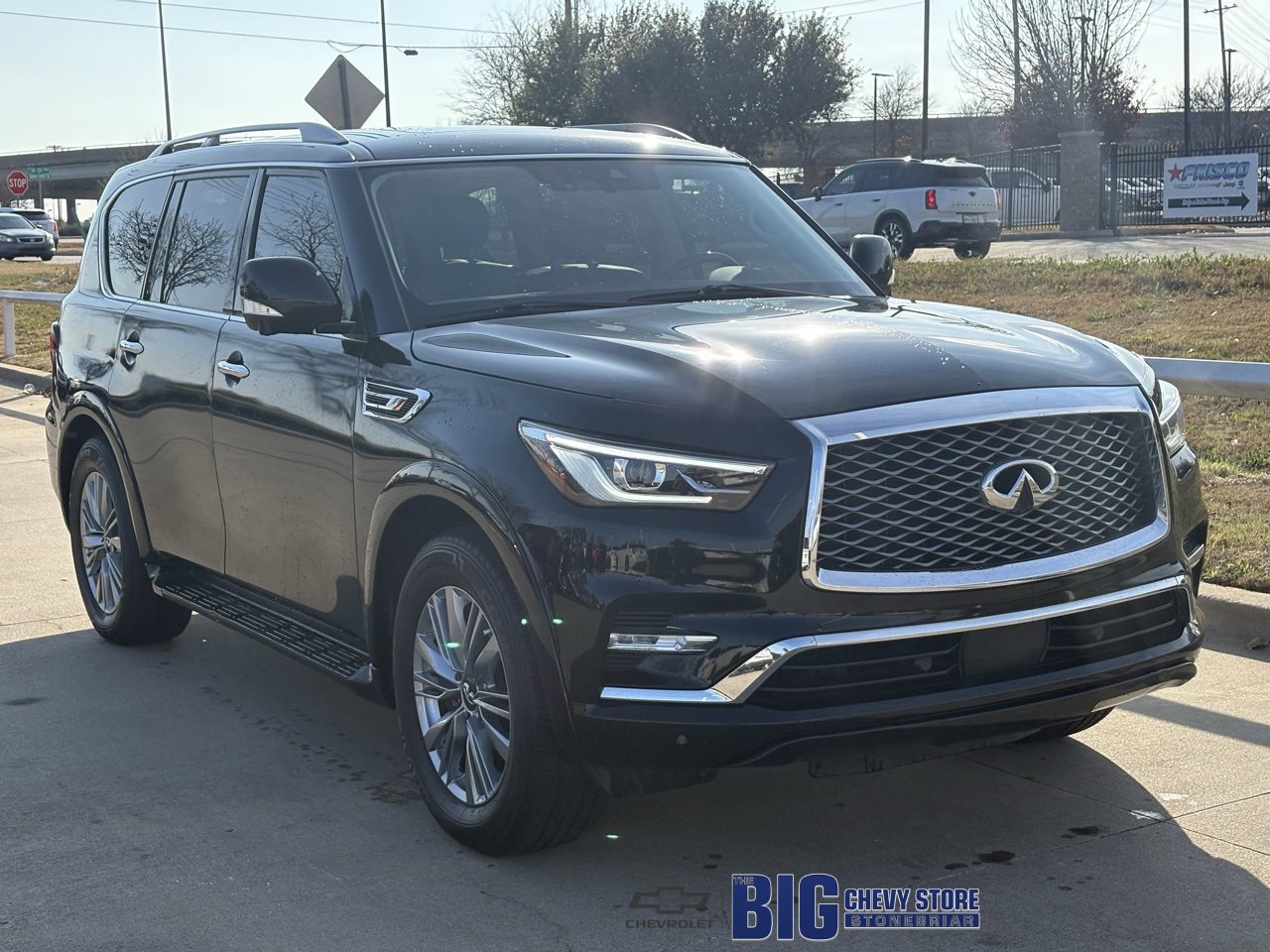 2021 INFINITI QX80's photo