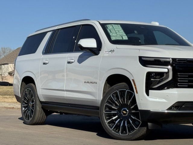 New 2026 Polar White Tricoat Chevrolet High Country image 3