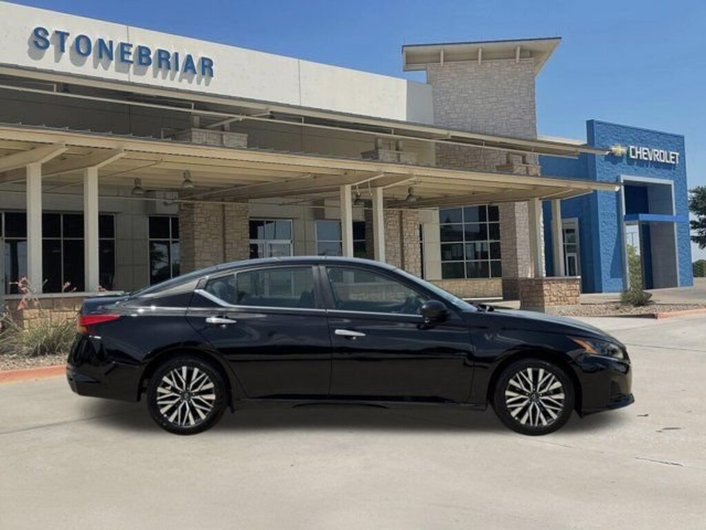 Used 2025 Nissan Altima SV FWD Sedan