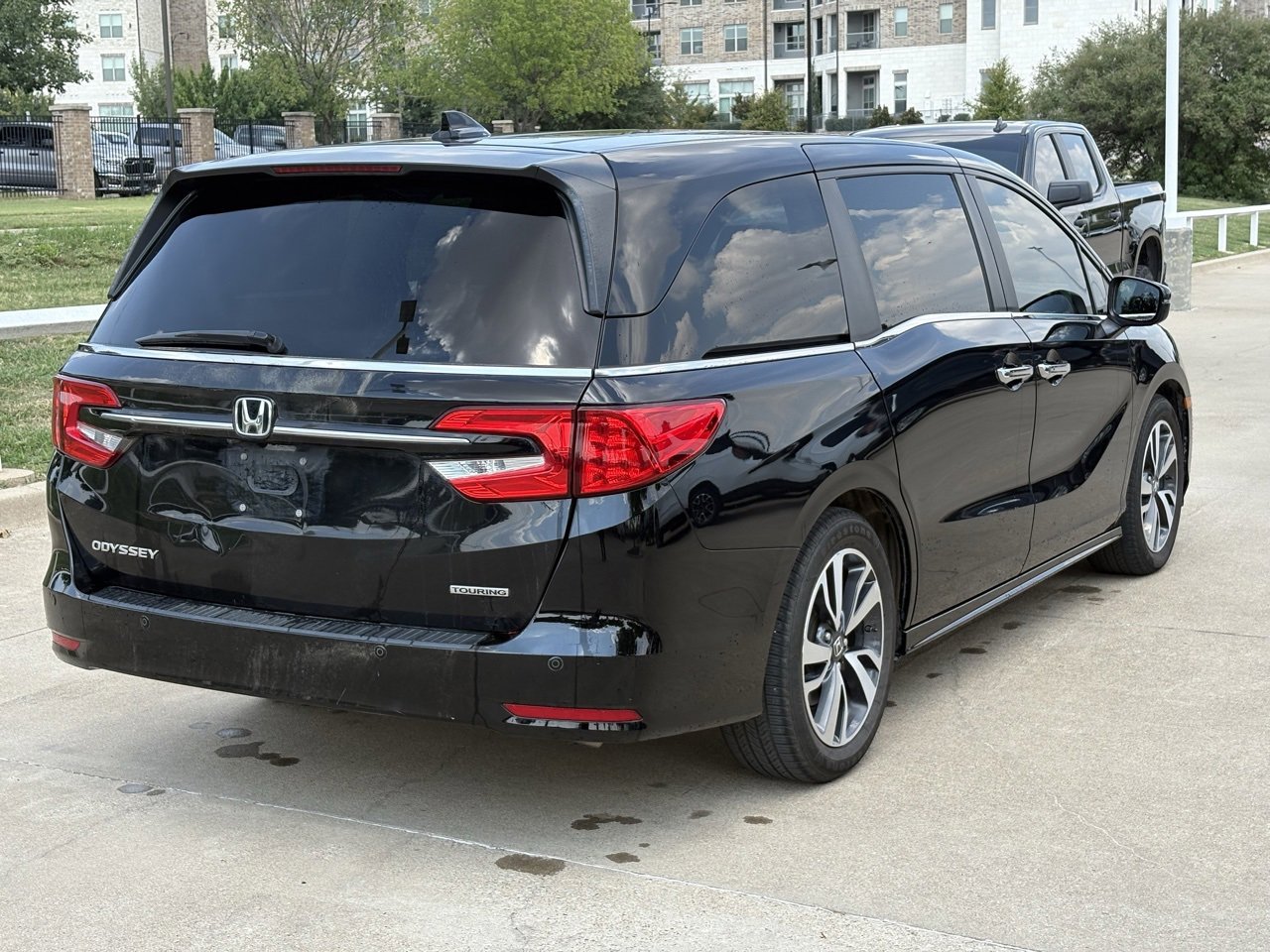 2021 Honda Odyssey Touring photo 4