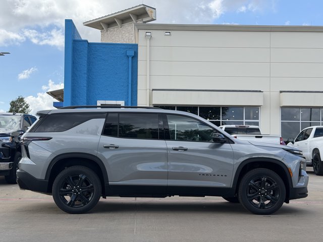 2027 Chevrolet Traverse LT - Photo 3