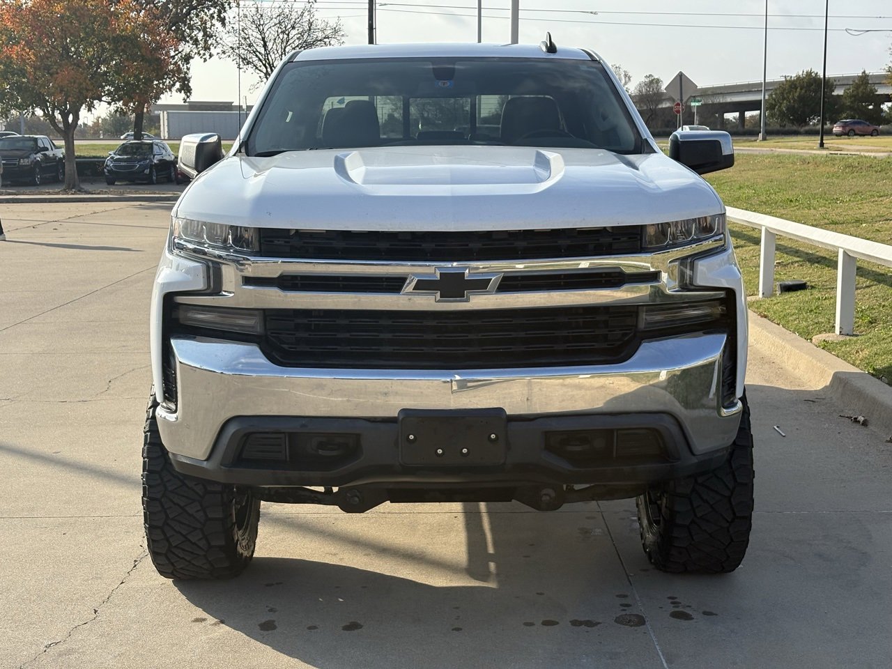 2020 Chevrolet Silverado 1500 LT photo 2
