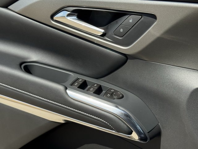 2027 Chevrolet Traverse LT - Photo 19