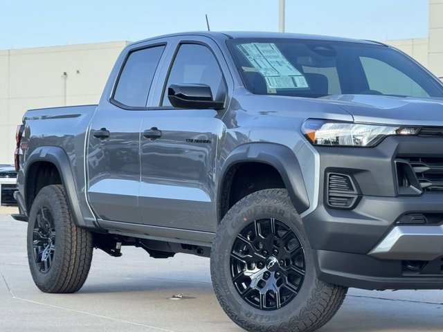 2026 Chevrolet Colorado Trail Boss photo 3